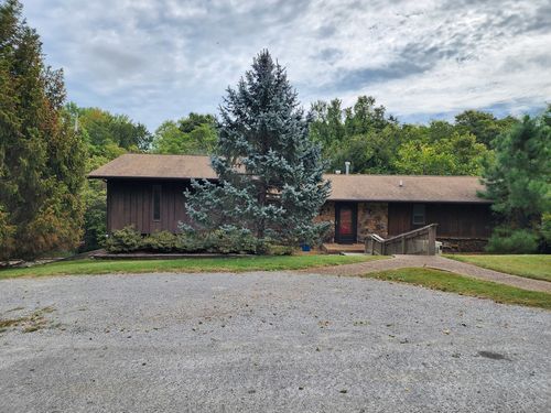 66 Birdsong Dr, Carbondale, IL, 62903-8253 | Card Image