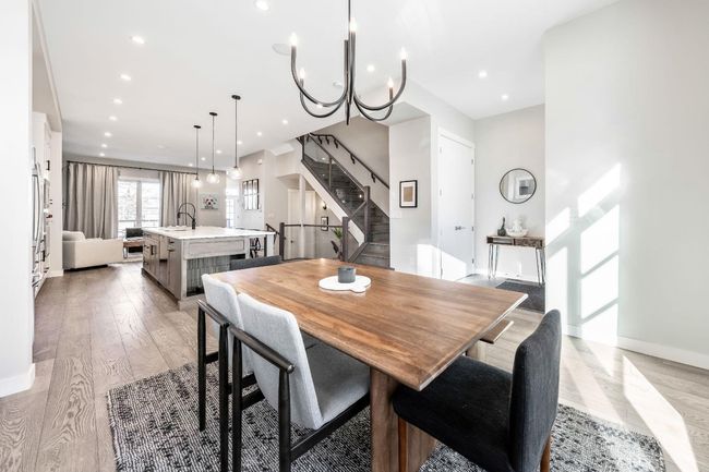 2523 21 St Sw, Home with 4 bedrooms, 3 bathrooms and 2 parking in Calgary AB | Image 5