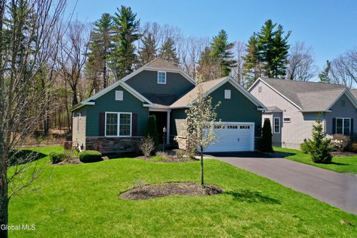 9 Linden Park Dr, Halfmoon, NY, 12065-6361 | Card Image