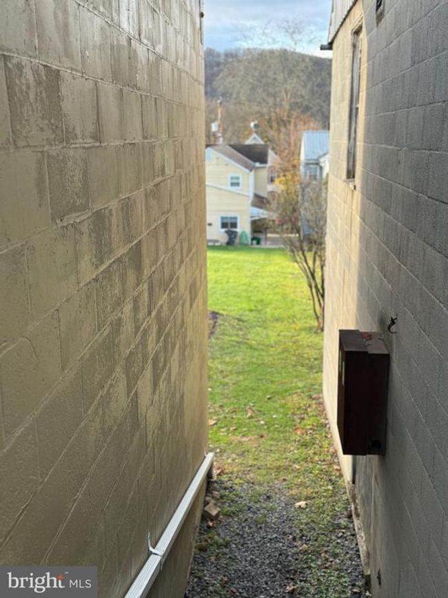 421 Moore St, House other with 3 bedrooms, 2 bathrooms and null parking in HUNTINGDON PA | Image 53