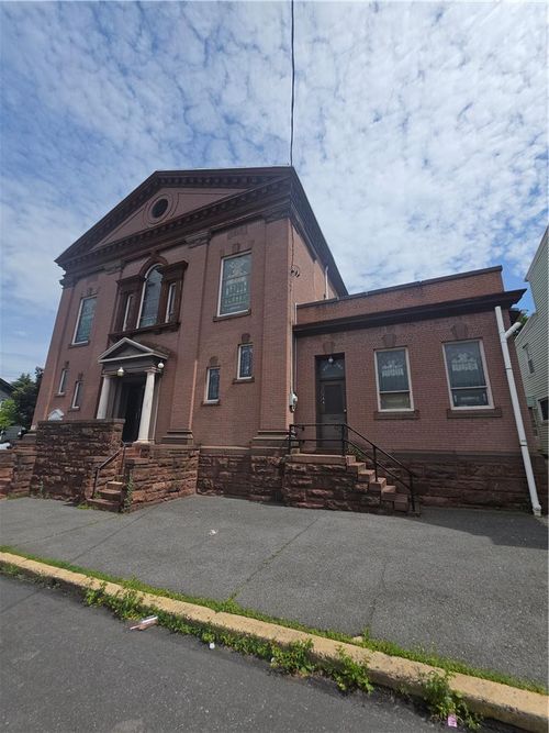144 Carbon St, Minersville, PA, 17954-1451 | Card Image