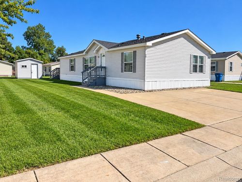 29 Brookfield, Swartz Creek, MI, 48473-1297 | Card Image