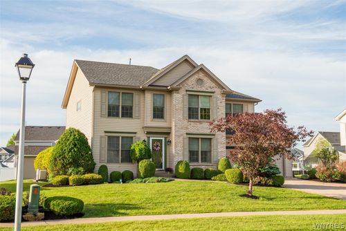 2322 Hobblebush Ln, Lake View, NY, 14085-9447 | Card Image