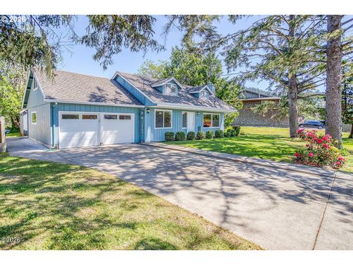 4702 Se 51st St, Lincoln City, OR, 97367-1442 | Card Image