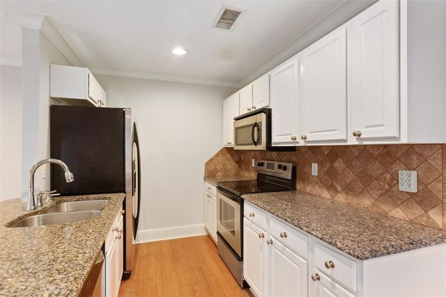 APT-211 - 7770 Meadow Rd, Condo with 2 bedrooms, 2 bathrooms and null parking in Dallas TX | Image 7