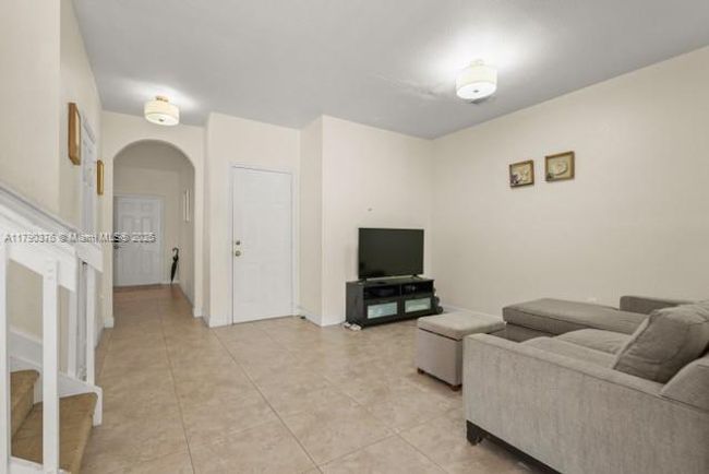 9346 Sw 221 St St, Townhouse with 3 bedrooms, 3 bathrooms and null parking in Cutler Bay FL | Image 7