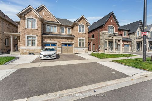 126 Dolobram Trail, Brampton, ON, L7A4Y5 | Card Image