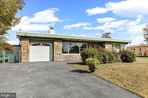 2119 Boxwood Dr, BROOMALL, PA, 19008-2724 | Card Image