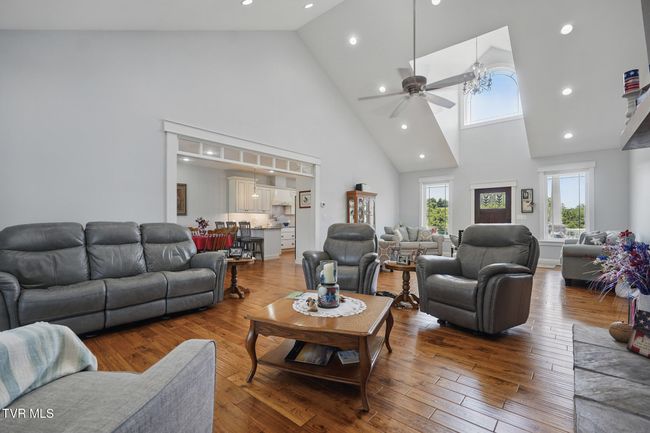 313 Treadway Trl, House other with 3 bedrooms, 3 bathrooms and null parking in Jonesborough TN | Image 15