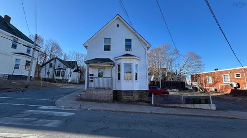 203 Maclean St, New Glasgow, NS, B2H4M7 | Card Image
