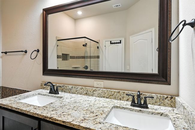 3829 Honey Grove Dr, House other with 4 bedrooms, 3 bathrooms and null parking in Midlothian TX | Image 20