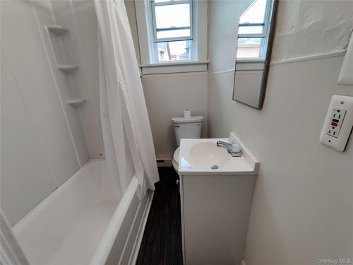 apt-1-98 Montgomery St, Poughkeepsie, NY, 12601-4157 | Card Image