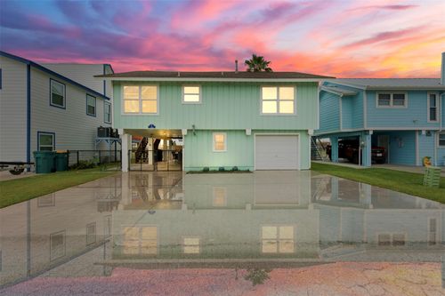 2 S Sandpiper St, La Marque, TX, 77568-6540 | Card Image