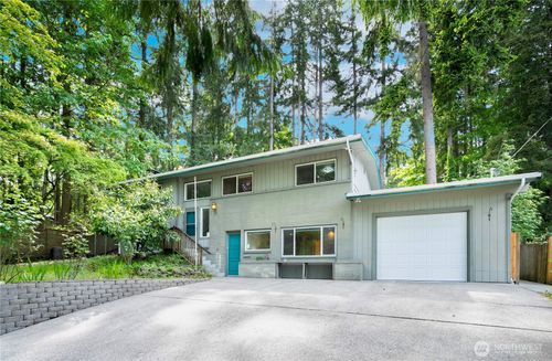 4017 162nd Ave Se, Bellevue, WA, 98006-1864 | Card Image