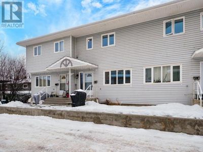 2002 Centennial St, Home with 2 bedrooms, 2 bathrooms and null parking in Whitehorse YT | Image 1