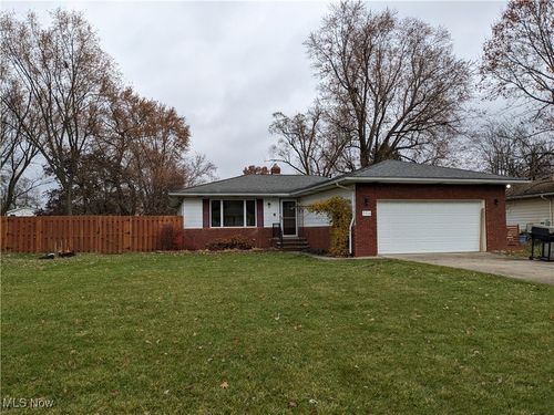 3715 Bramblewood Dr, Brunswick, OH, 44212-2709 | Card Image