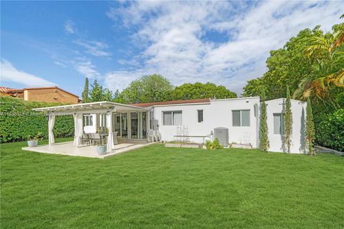 4455 Alton Rd, Miami Beach, FL, 33140-2852 | Card Image