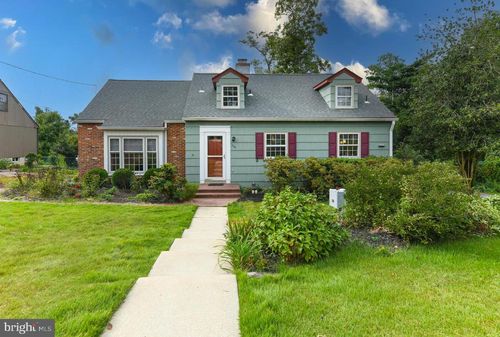 204 W Cedar Street, WENONAH, NJ, 08090 | Card Image