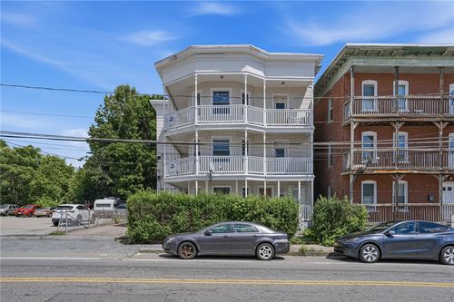 913 Social St, Woonsocket, RI, 02895-1340 | Card Image