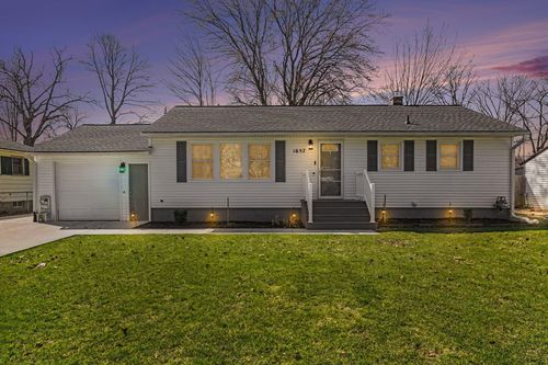 1657 Leif Ave, Norton Shores, MI, 49441-3746 | Card Image