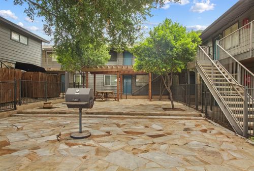 210-1300 Parker Ln, Austin, TX, 78741-1128 | Card Image