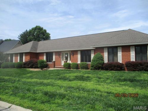 200 Lake Lorraine Dr, Swansea, IL, 62226-1179 | Card Image