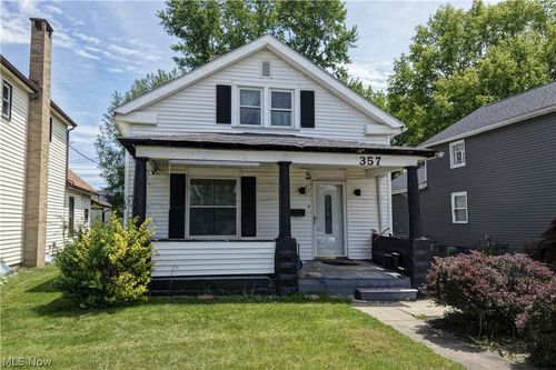 357 3rd St Nw, New Philadelphia, OH, 44663-3756 | Card Image