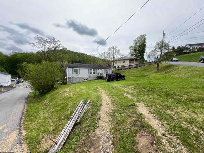 209 Thomas Ave, House other with 3 bedrooms, 2 bathrooms and null parking in Nutter Fort WV | Image 23