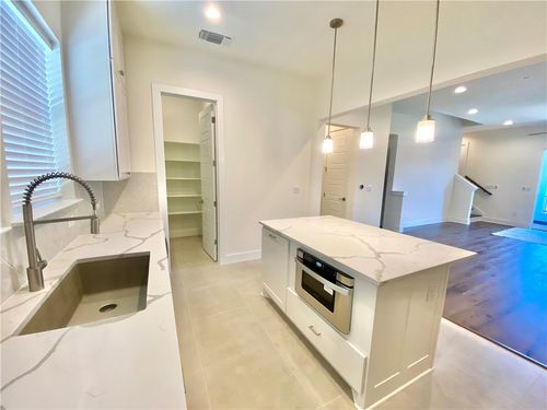 268-4517 Unity Cir, Austin, TX, 78731-6605 | Card Image