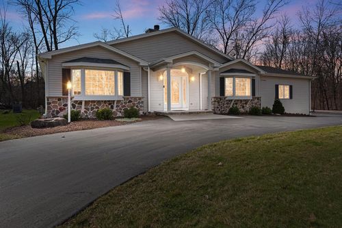 W223N8293 Sandras Drive, Lisbon, WI, 53089 | Card Image