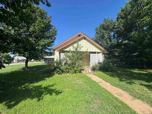 403 Elm St, Burden, KS, 67019-9439 | Card Image