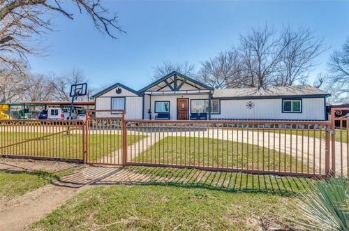 5720 Wilkes Dr, Fort Worth, TX, 76119-4438 | Card Image