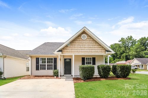 4135 Canyon Creek Ln, Charlotte, NC, 28216-3805 | Card Image