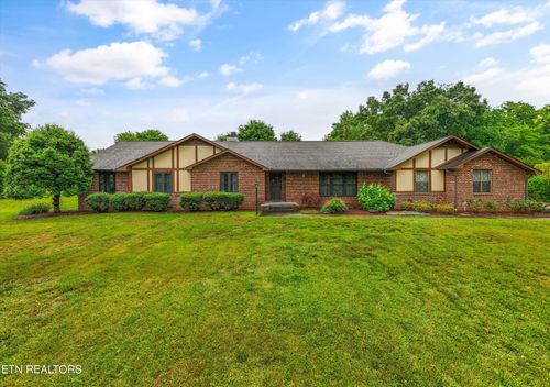 944 S Briarcliff Cir, Maryville, TN, 37803-6403 | Card Image