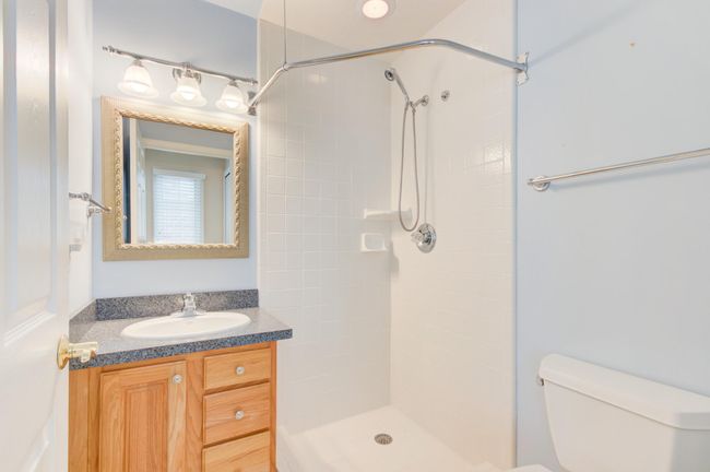 801 Sherman Dr, Condo with 2 bedrooms, 3 bathrooms and null parking in Royal Oak MI | Image 34