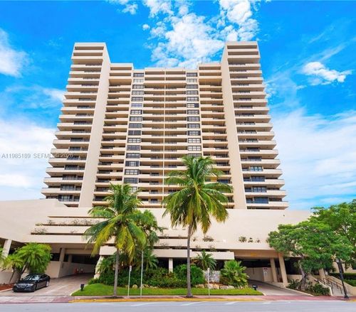 2002-2555 Collins Ave, Miami Beach, FL, 33140-4723 | Card Image