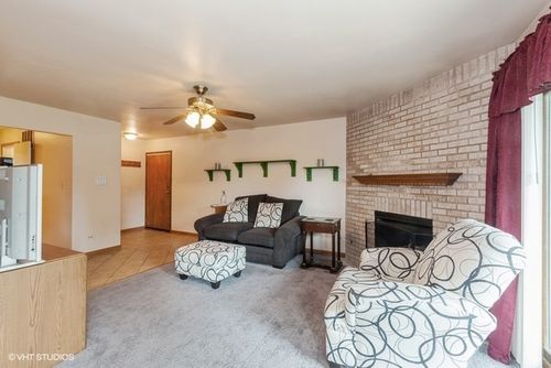 apt-101-7050 Brighton Ct, Woodridge, IL, 60517-2102 | Card Image