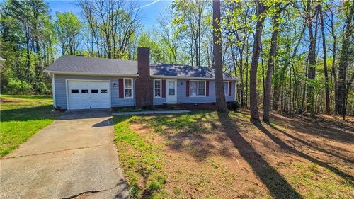 4059 Village Pl, Winston-Salem, NC, 27127-5825 | Card Image
