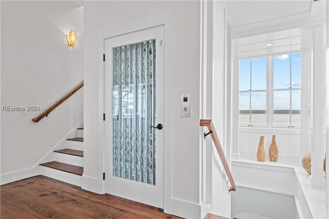 Elevator to three floors | Image 46