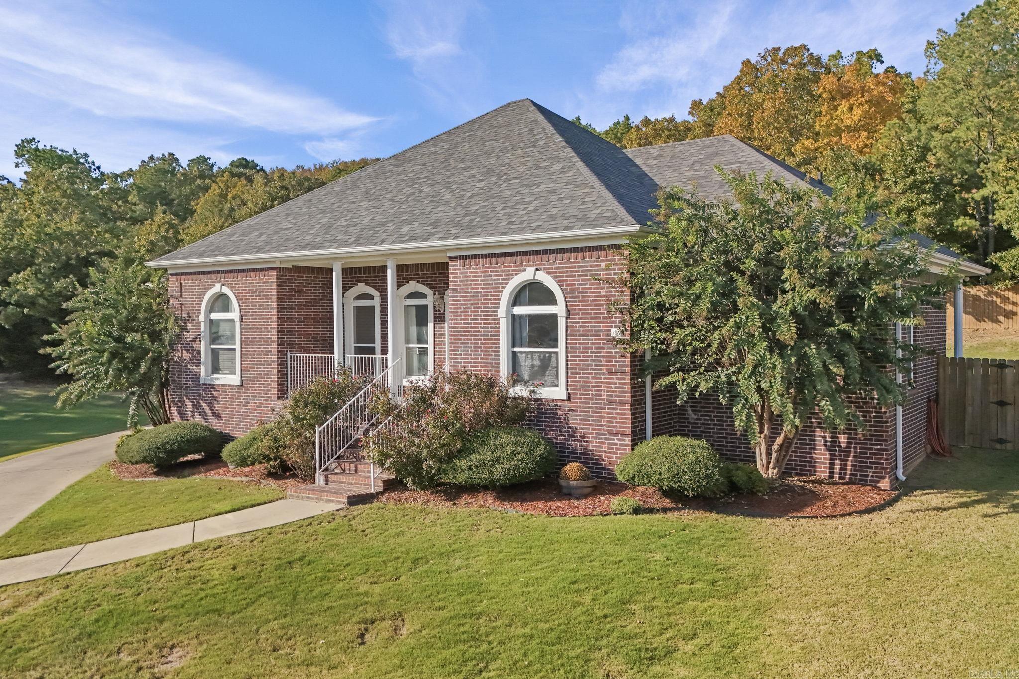 16 W Brandon Ct, For Sale in Cabot Zoocasa