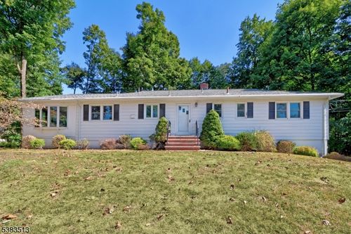 32 Ridge Dr, East Hanover, NJ, 07936-3413 | Card Image