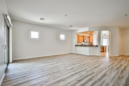 5967 Sun Appello Ave, Las Vegas, NV, 89122-3447 | Card Image