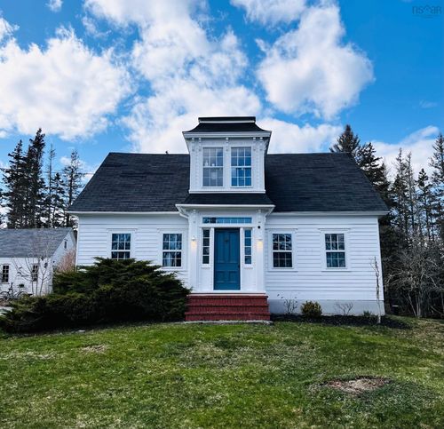 5168 Highway 331, Crescent Beach, NS, B0R6N2 | Card Image