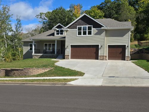 4715 Oakwood Hills Pkwy, EAU CLAIRE, WI, 54701-2760 | Card Image