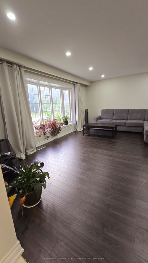 22 Murchison Cres, Toronto, ON, M9V3P6 | Card Image