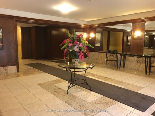 124-33 Wallace St, Woodbridge, ON, L4L9L4 | Card Image