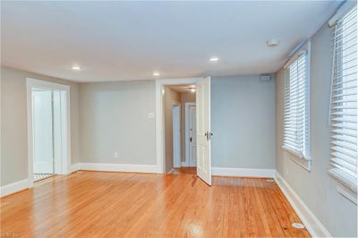 363 Washington Street, Home with 2 bedrooms, 2 bathrooms and null parking in Portsmouth VA | Image 3