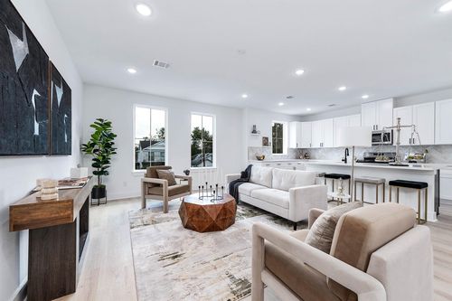 1513 Euel St, Houston, TX, 77009-1605 | Card Image