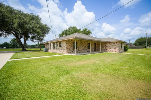 4519 Linda St, Napoleonville, LA, 70390-8639 | Card Image