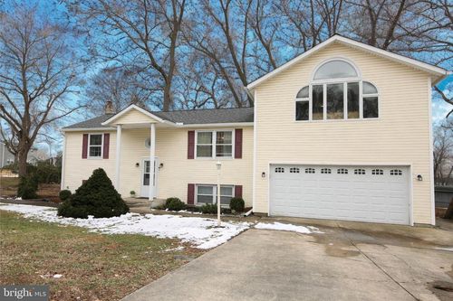 105 W Village Rd, Elkton, MD, 21921-6122 | Card Image